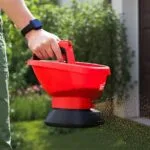 Using a battery hand spreader for seed and fertiliser – Mr. Green Grass®